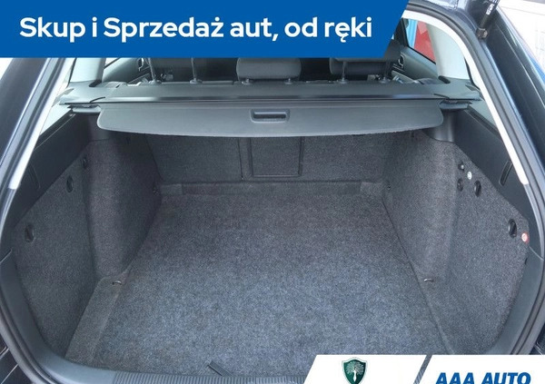 Skoda Octavia cena 23600 przebieg: 208953, rok produkcji 2012 z Mikstat małe 106